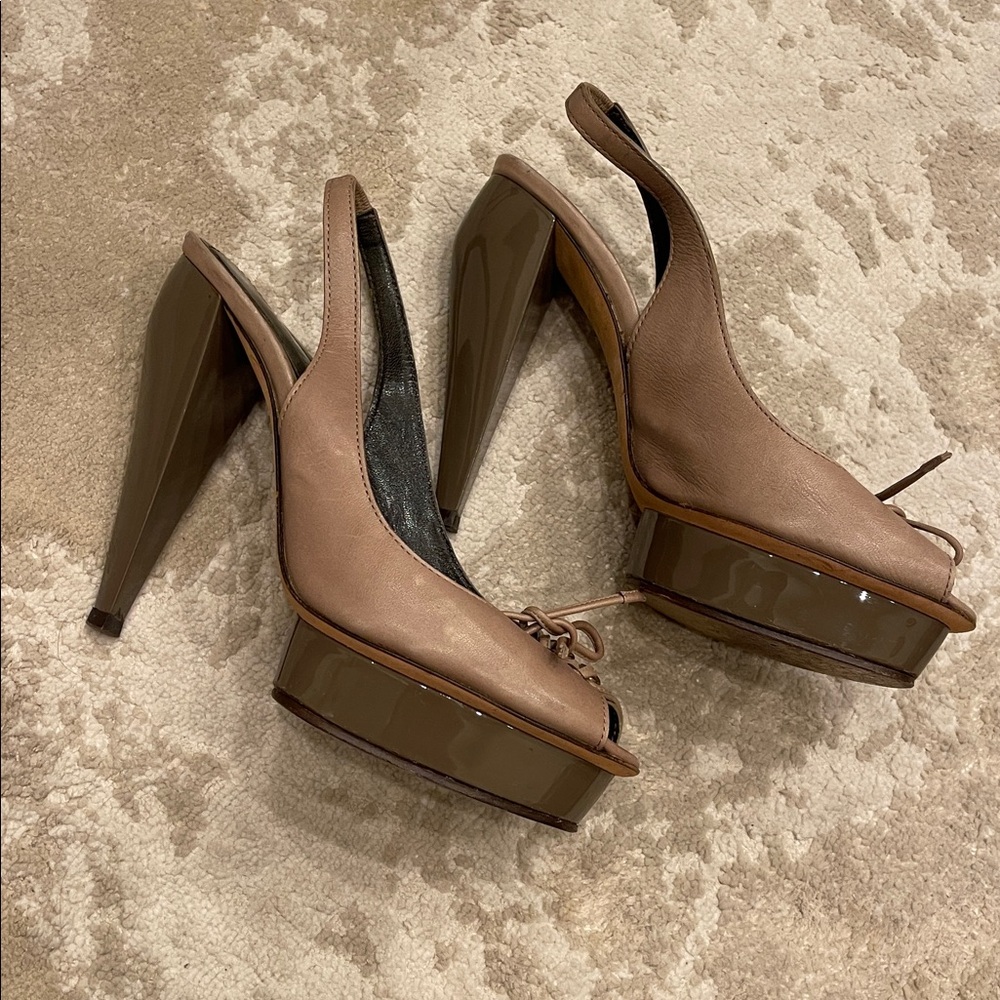 Burberry leather slingback high heel sandal size 39 - Picture 3 of 13